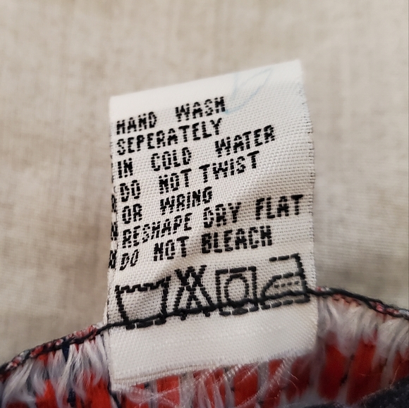 I.K. COLLECTIONS | Women's blue & white shell print swimwear wrap cover. Size L. - Picture 5 of 5